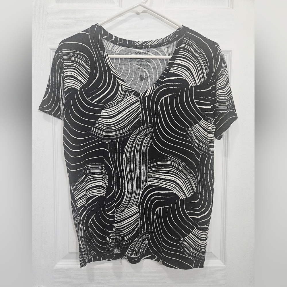 Nine West Black and White Swirl Tee